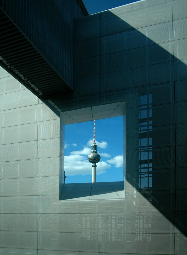 Fernsehturm from Dutch embassy by ROELart