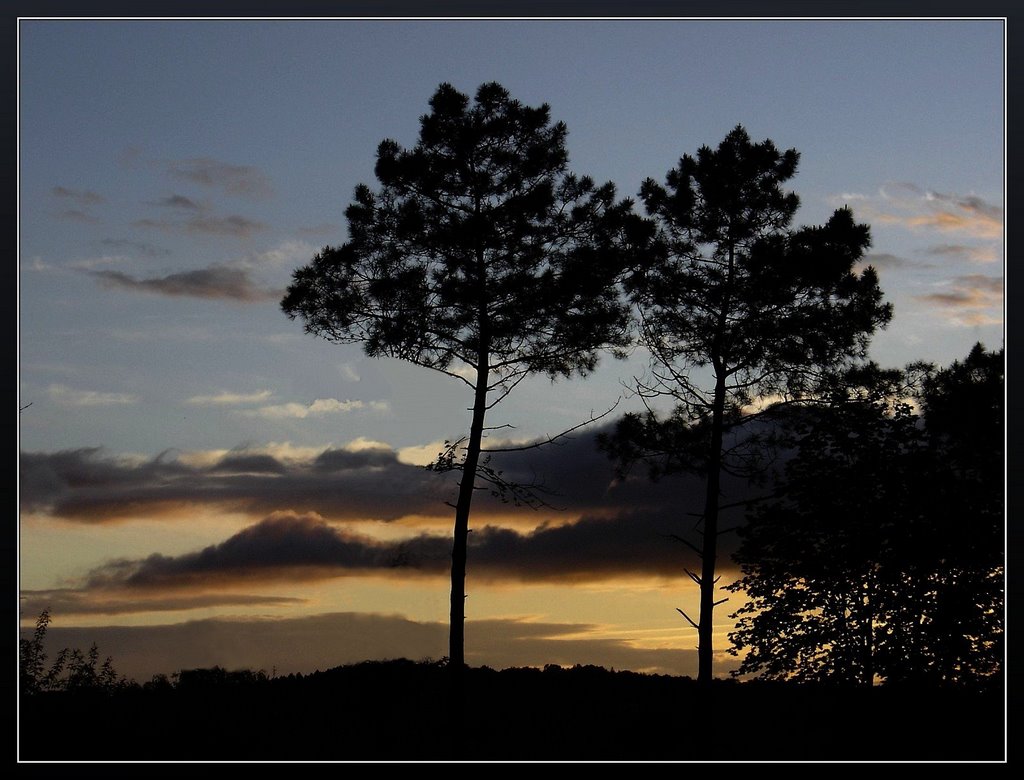 Un coucher de soleil depuis le pas de ma porte ! by Michel Chanaud (Sarlat)