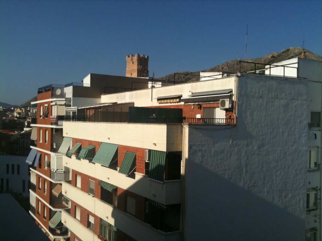 Castillo de Villena desde casa. by Juan B. Sáez