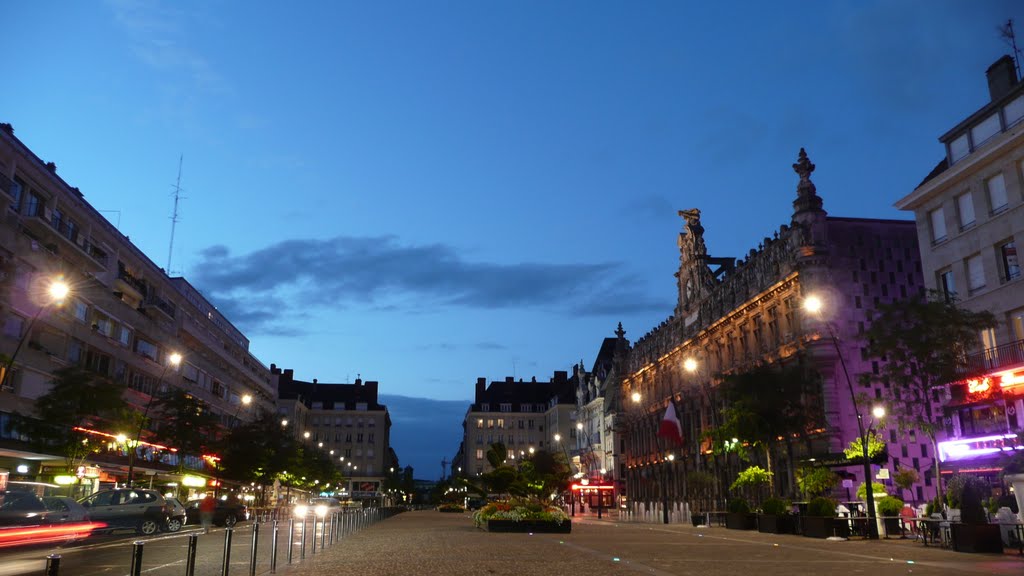 Valenciennes - Place D'Armes by radu bulubasa