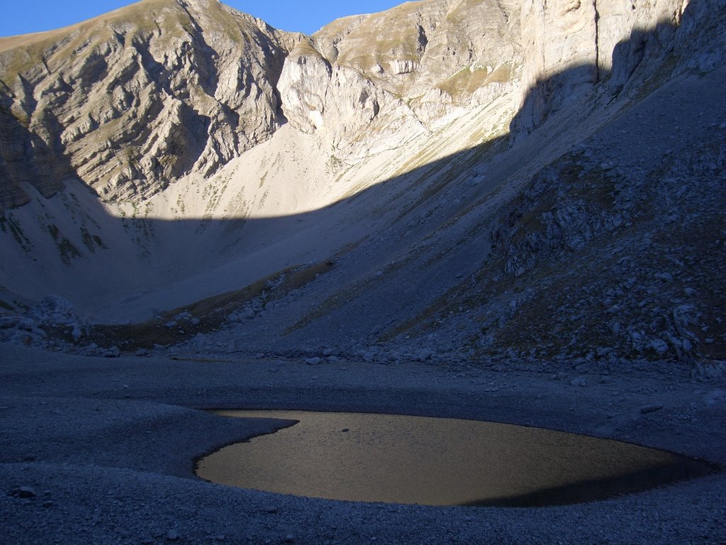 Lago Nord Pilato by Fabio Gagliardi