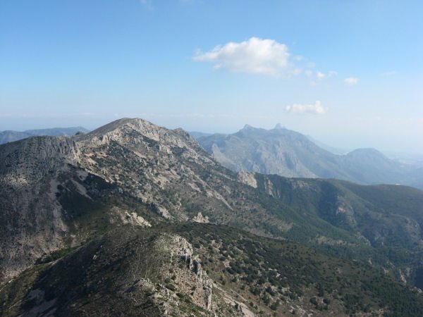 La Mallà del Llop, l'Aixortà i Bèrnia des del Pla de la Casa by ps368