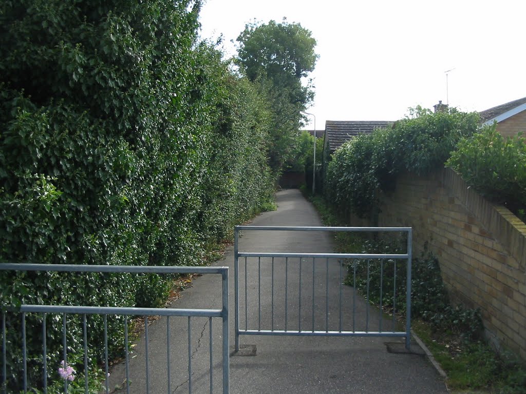 Alleyway Hullbridge Road to Leighland Road by Shimmerxxx