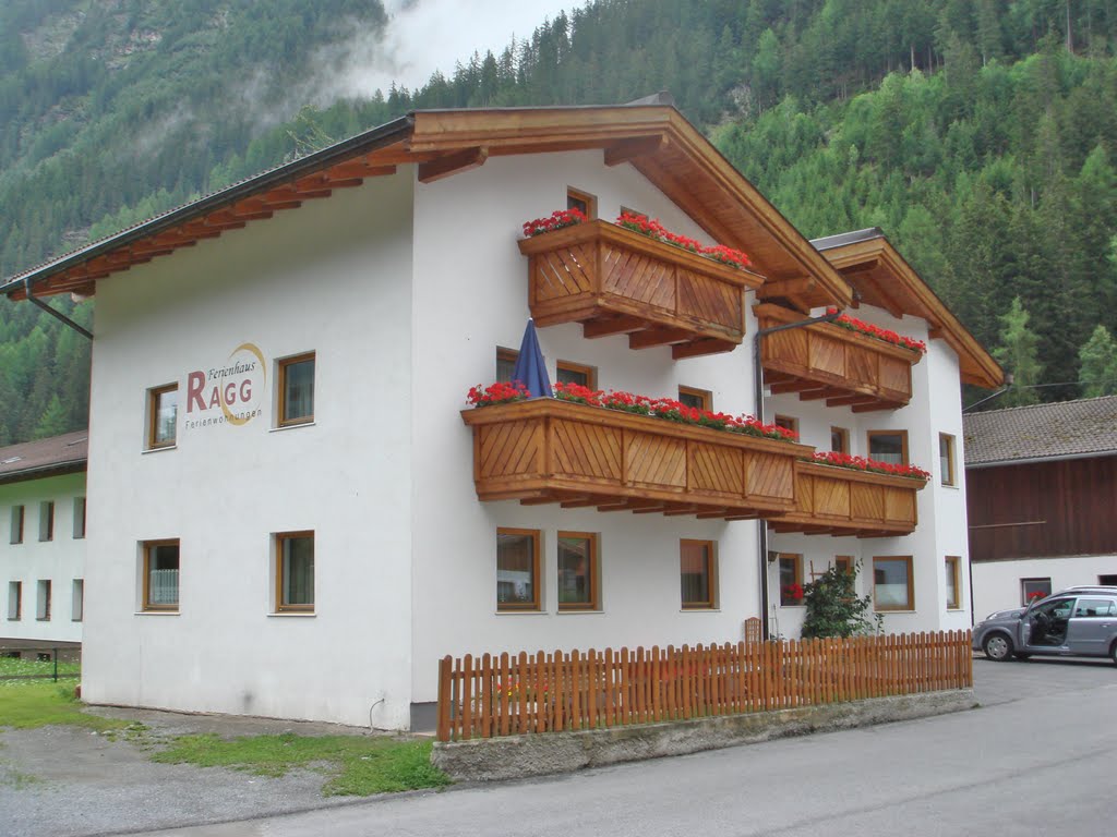 Feichten/Tirol, Ferienhaus "RAGG" by graugans