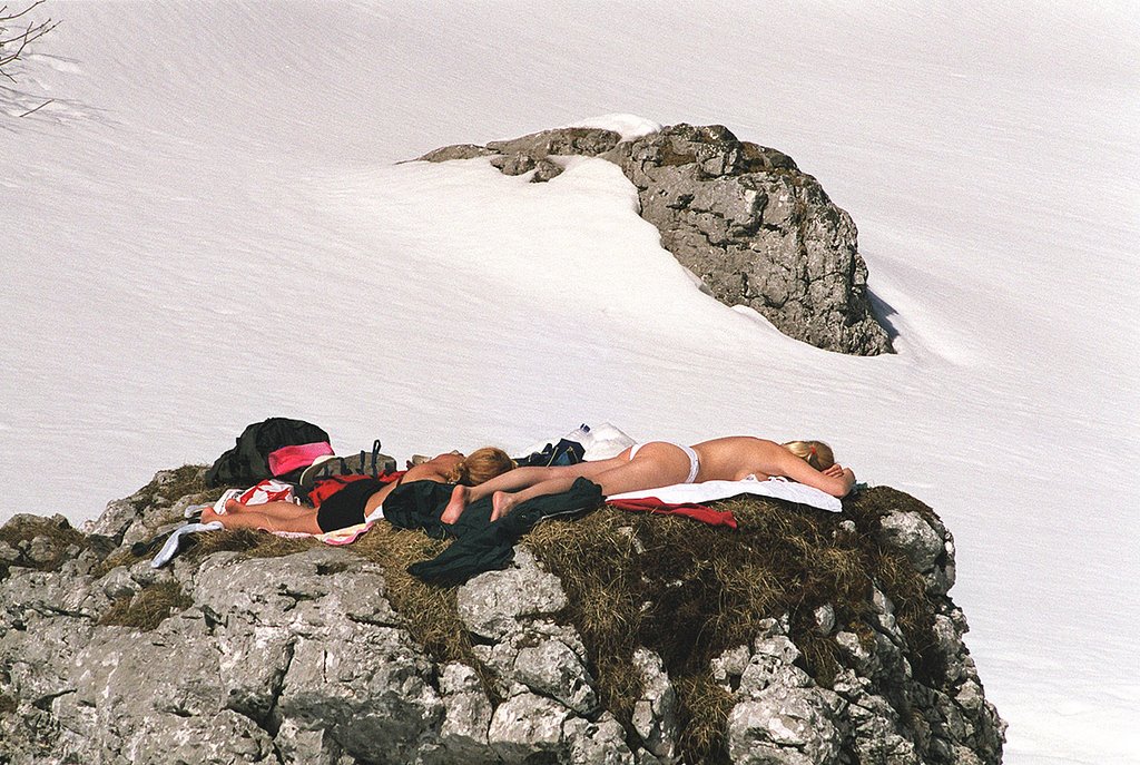 Sunbathing in Dolina Triglavskih jezer (Valley of Triglav lakes) by Andrej Petelinšek