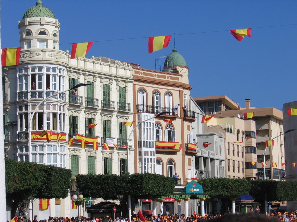 Edificios engalanados en la Plaza de España by NACHO P.