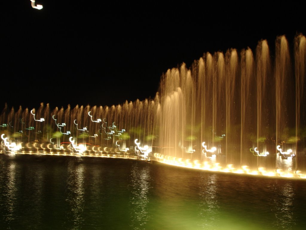 Fuente del Centro de Convenciones by Jose Dalmau