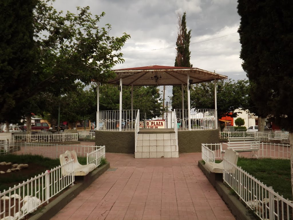 Plaza La Junta by Enrique  Villarreal