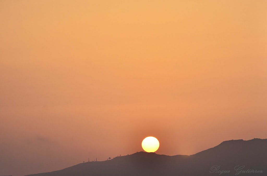 Disco solar sobre El Time (ISLA DE LA PALMA) ISLAS CANARIAS by ROQUE GUTIÉRREZ