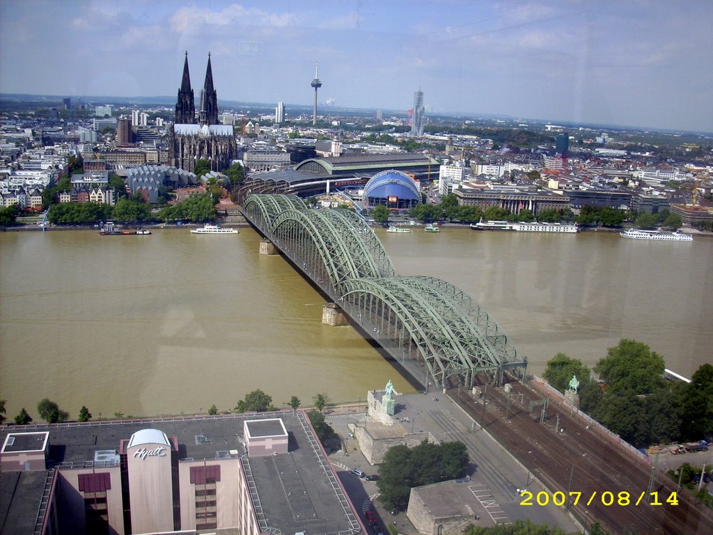 Köln by Andrey Gruzintsev