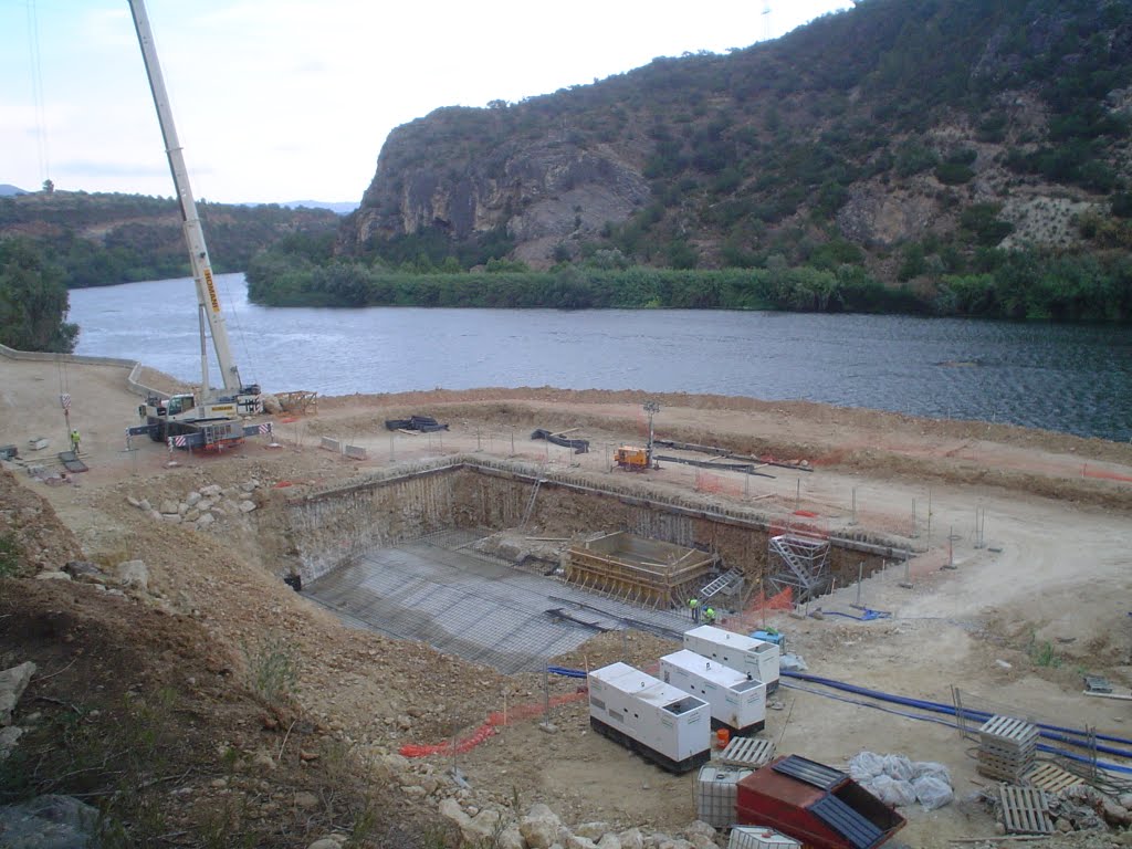 Obres per captar l'aigua de l'Ebre (setembre 2009) by Carles ebrenc