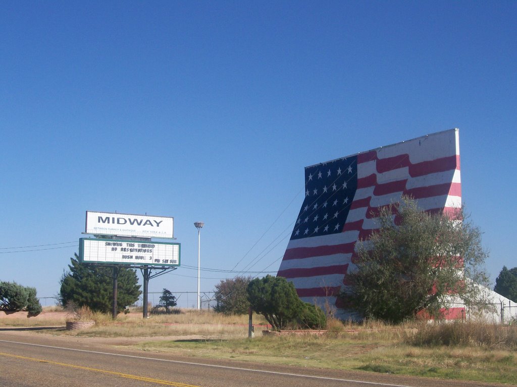 Midway Drive-In by mikeytx