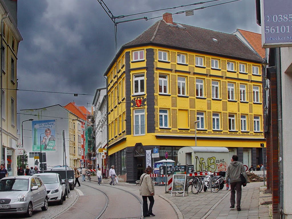 Drei Ehemalige: Drogerie Schille by Mecklenburg pro Panoramio