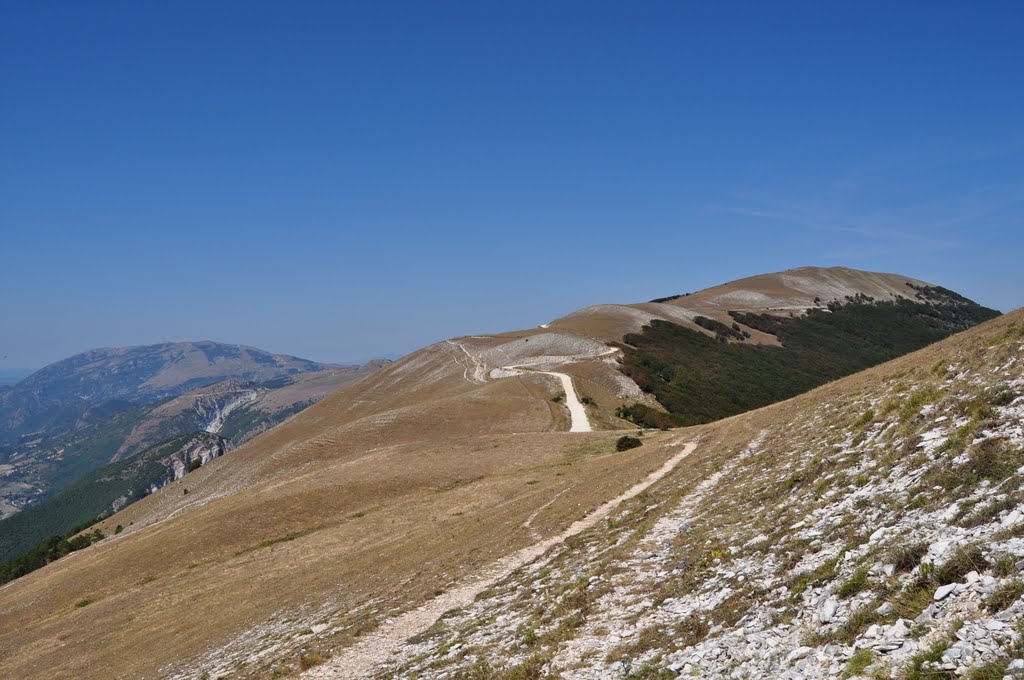 Rechts, der Gipfel des Monte Acuto by hannes riester