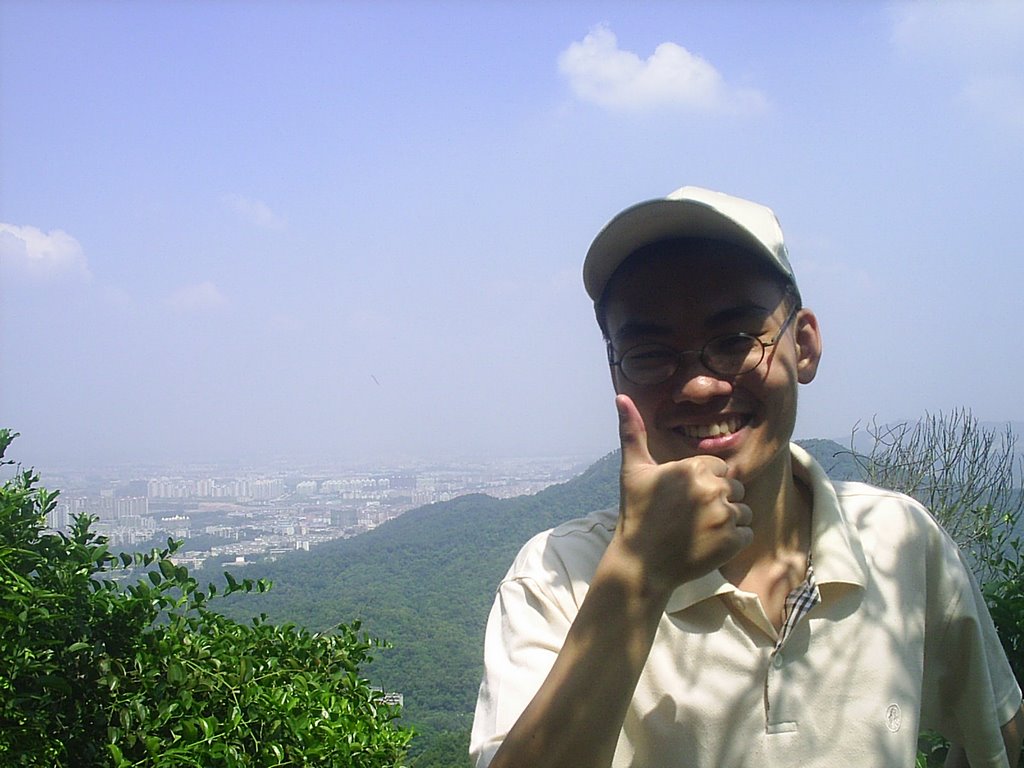 Top of baiyun moutain ,Guangzhou city,South china by wilson Iee