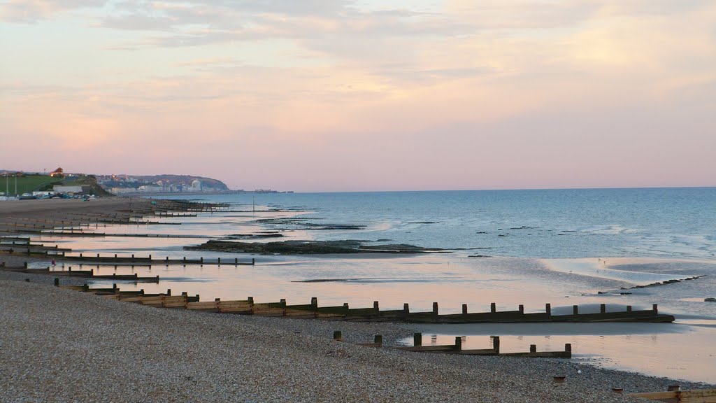 Sunset from bexhill towards hastings by shariain