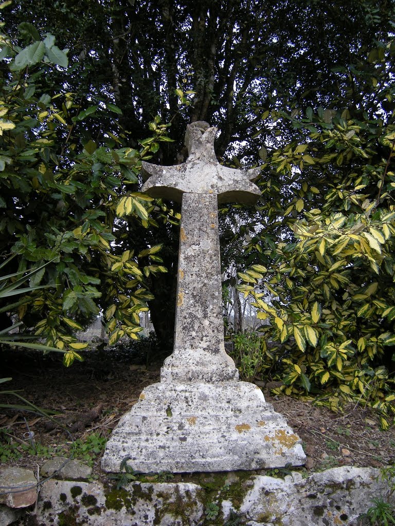 Prats du Périgord croix de mur au lieu dit Parraut datée 1863 by Marc Lacelle