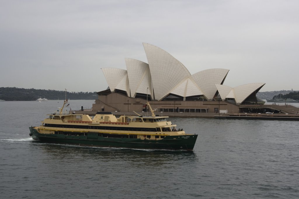 Ferry from Manly near Sydney Opera House by Maksym Kozlenko