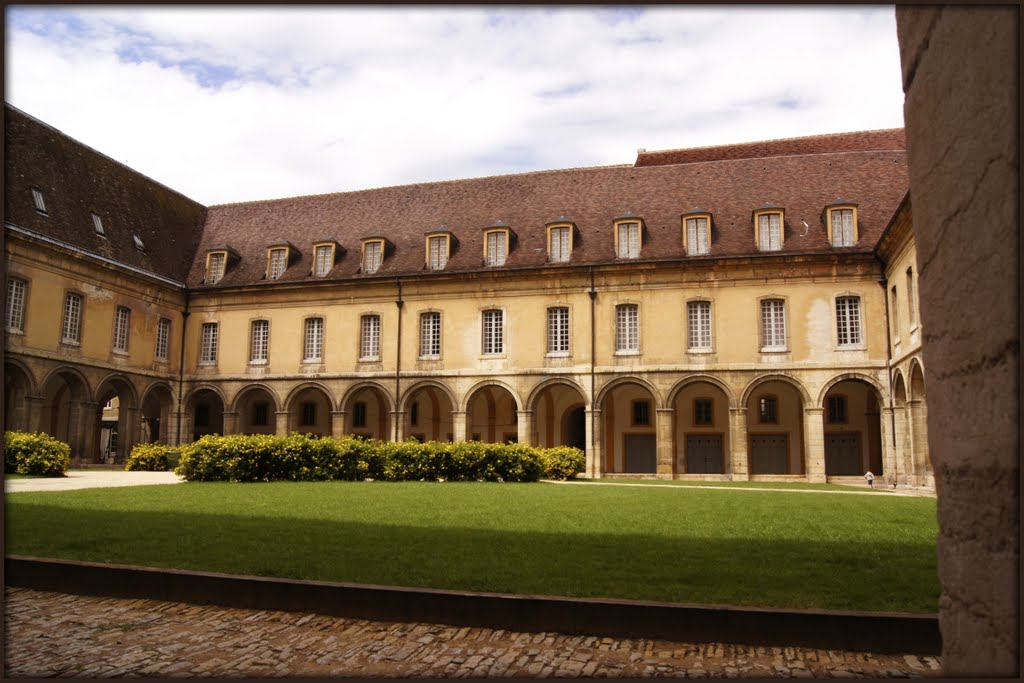 Abbaye de Cluny by Ria Overbeeke