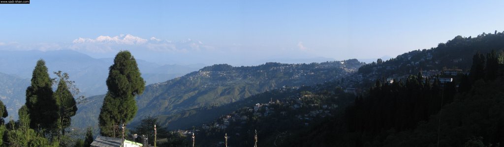 Kanchanjangha and Darjeeling from Batasia loop by Sadi Khan