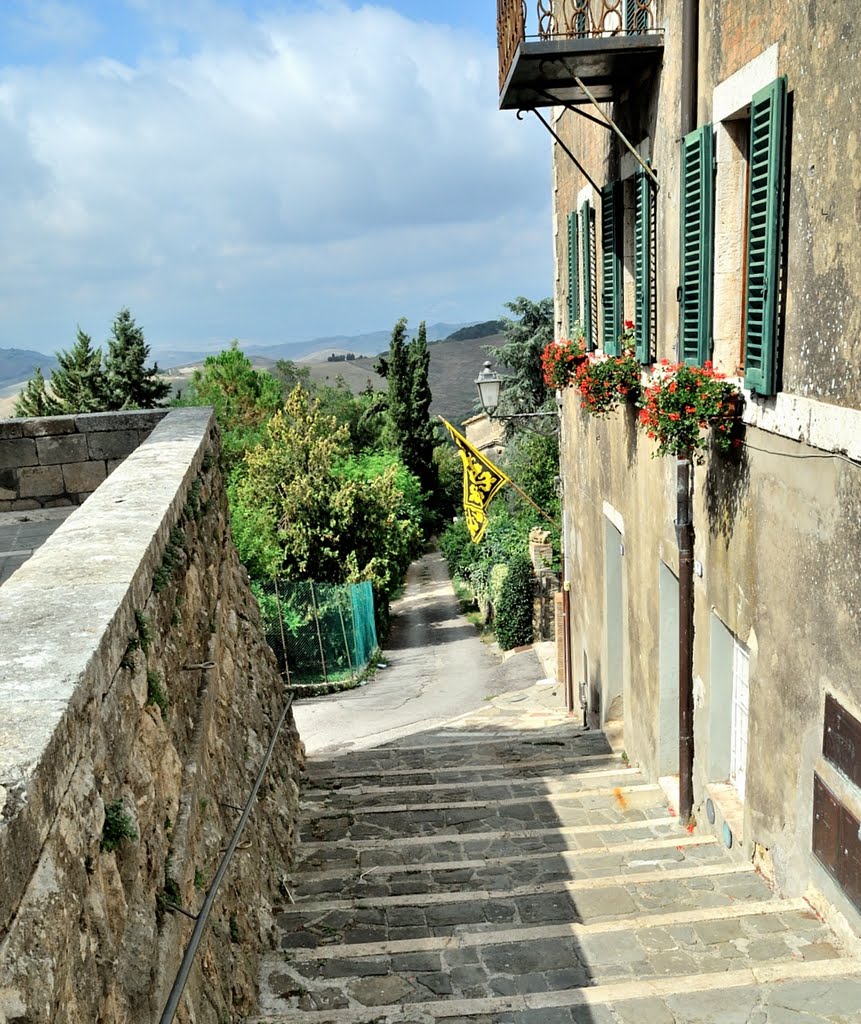 San Casciano dei Bagni (SI): Via del Giardino. (08-08-2011) by Renato Pantini