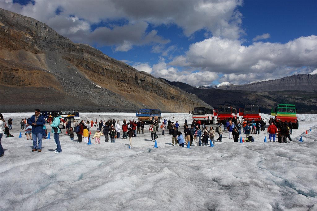 Antabasha Glacier by paoloscardina