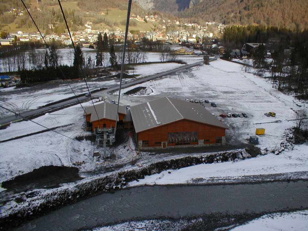 74340 Samoëns, France by waprm