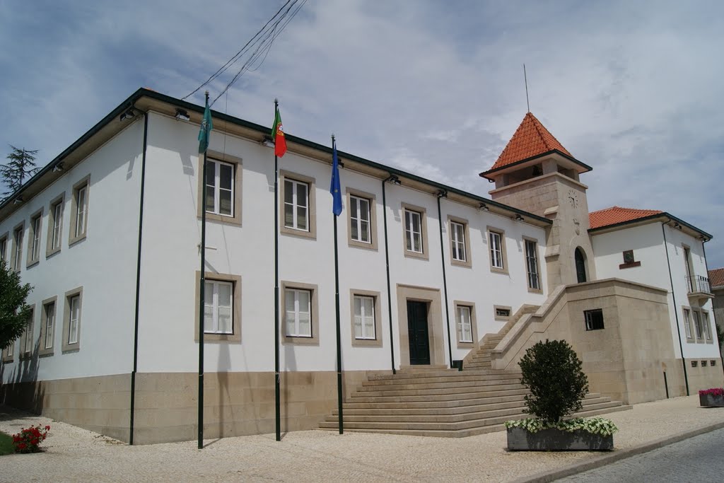 CARRAZEDA DE ANSIÃES - Carrazeda de Ansiães - EDIFÍCIO DA CÂMARA MUNICIPAL by LUÍS A. D. LIBERAL