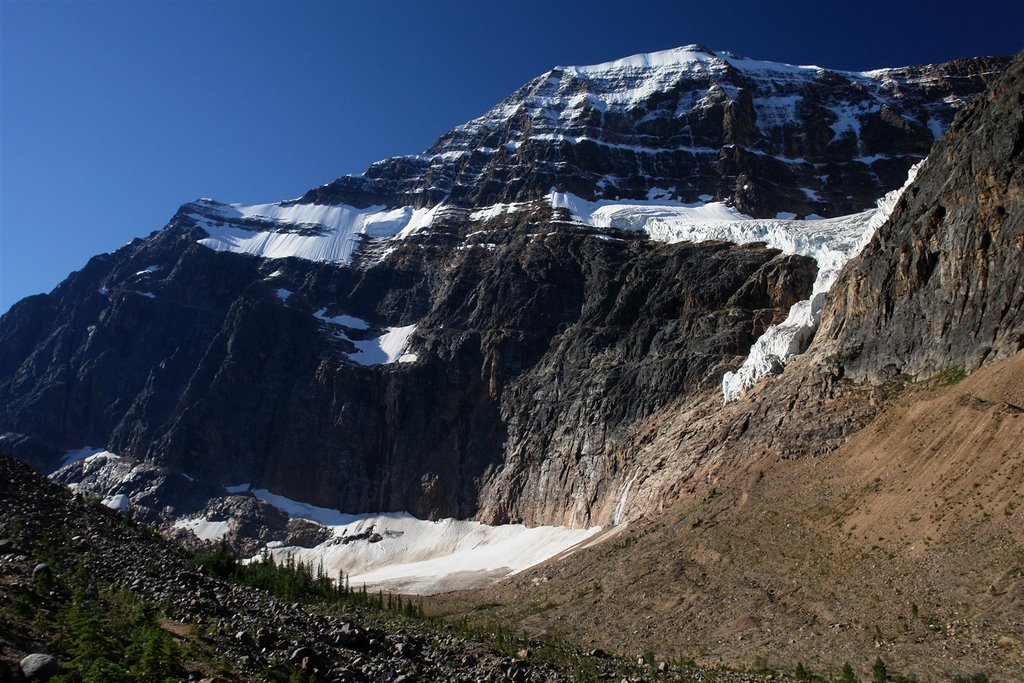 Mount Edith Cavell by paoloscardina