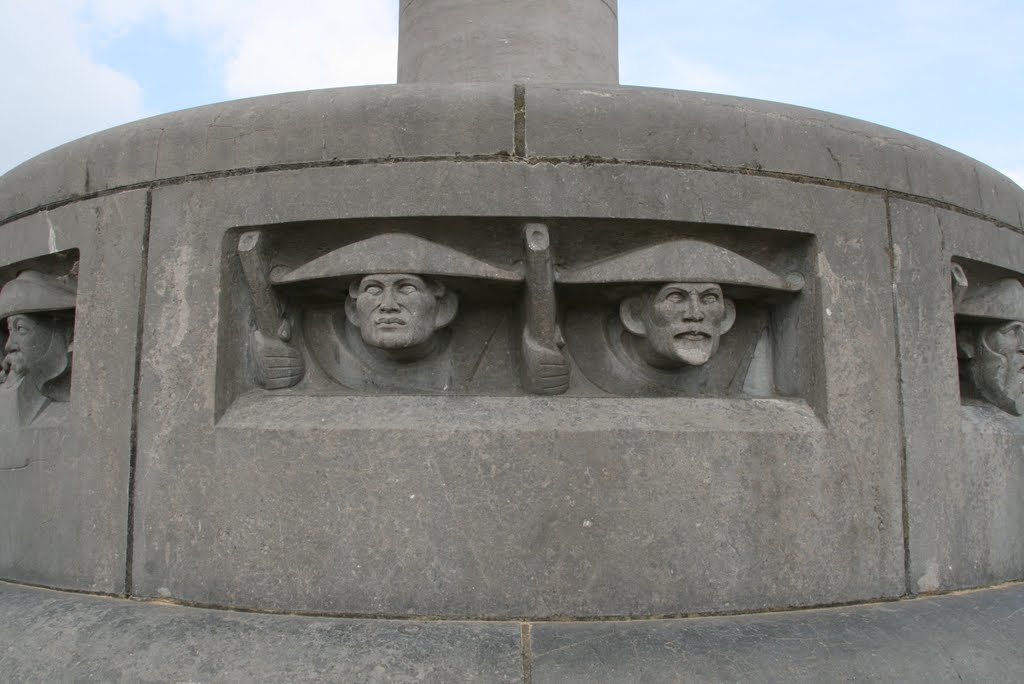 CK `Allen onder gelijke Hoed` Generaal de Wet Monument, NP De Hoge Veluwe, Hoenderloo. by Carl030nl