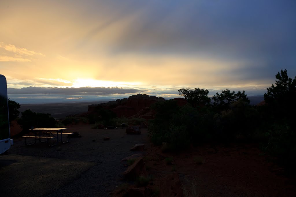 Devil's Garden Sunrise by Joesaman