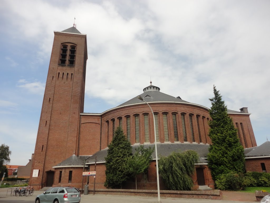 Kerk Onze Lieve Vrouw van Smarten Merksem (Belgie) by © rdnjc