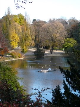 Vue du lac aux couleurs automnales by zagreus