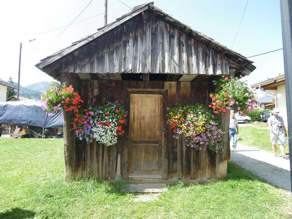 Cabane fleurie a notre dame de bellecombe by chisloup