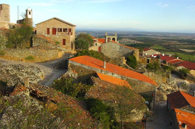 Castelo Rodrigo by Manuel da Maia