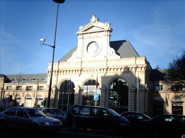 Gare de Namur -The rail station of Namur by Noé Diakubama