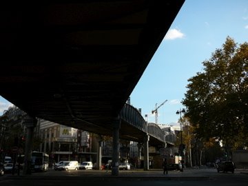 Le métro aérien parisien by zagreus