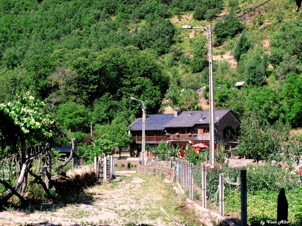 Bragança,Rio de Onor,Vida sossegada / peaceful way of life by Voar Alto