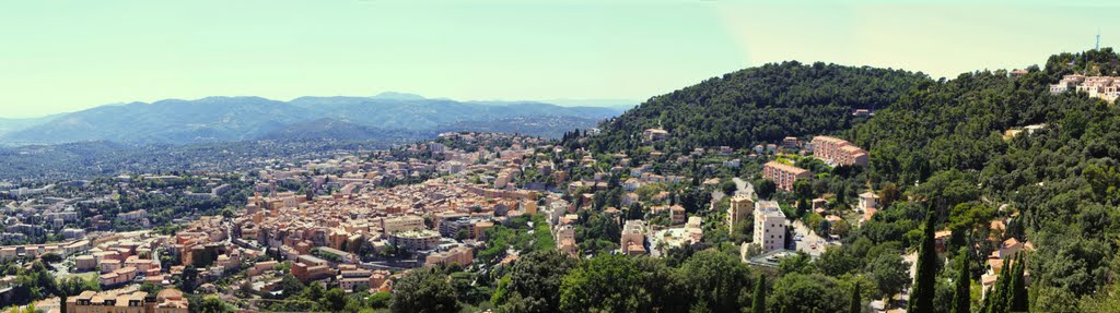 La ville est considérée comme la capitale mondiale du parfum by vnorberto