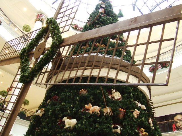 Xmas tree at Higienopolis mall by docancop