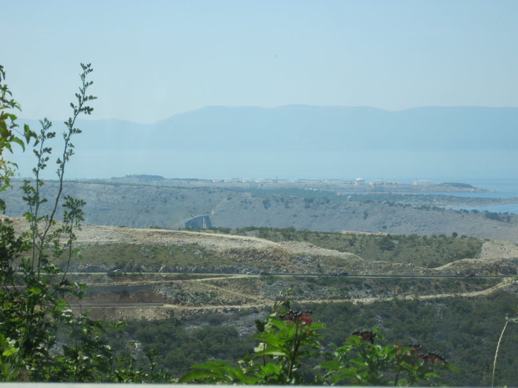 Pogled na Krčki most i Omišalj | View to Krk Bridge and Omišalj by Irena Kralj