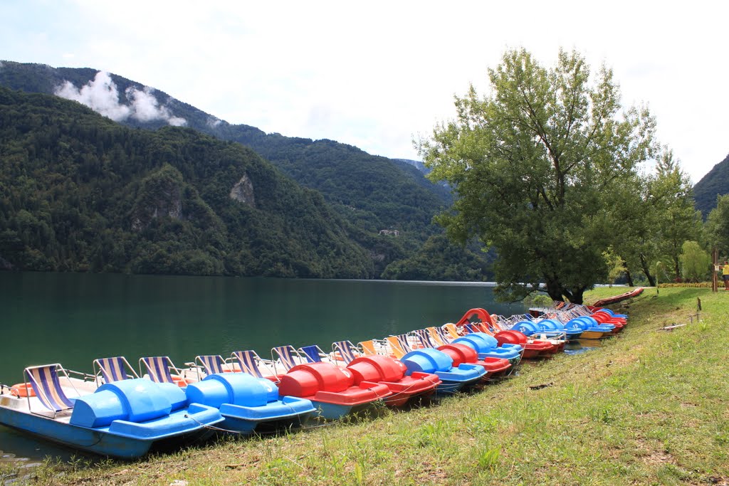 Lago di Corlo, Arsiè (Belluno) by Mihai Vasile Catalin