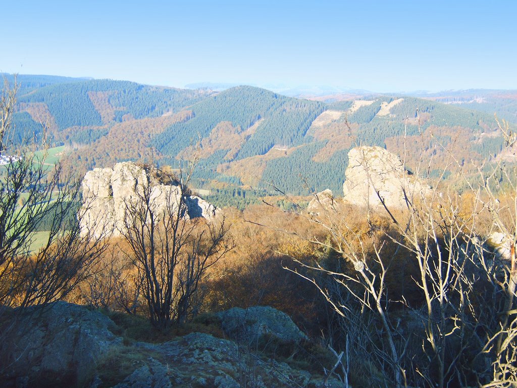 Bruchhauser Steine, Aussicht vom Feldstein by Sugambrer