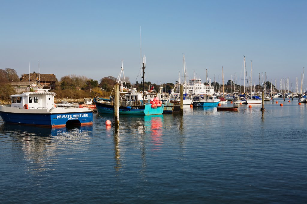 Lymington harbour by Hannu Visti