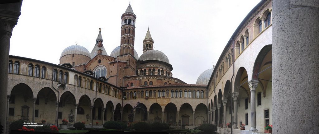 Padova, Basilica di Sant'Antonio - Chiostro interno - Veneto - Italy by Stefano Marucci