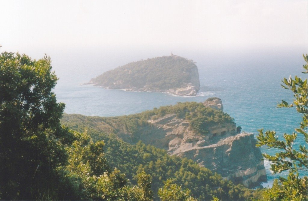 Isola del Tino vista dall'Isola Palmaria by VALERIVS