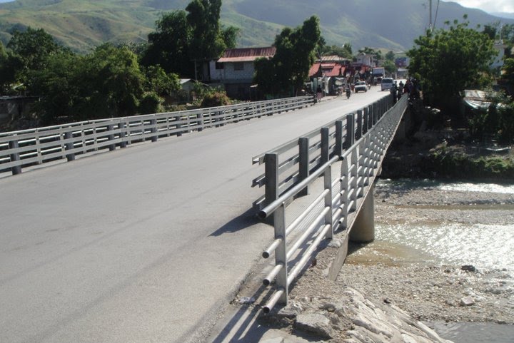 Pont de Montrouis, Colas by Guerschom