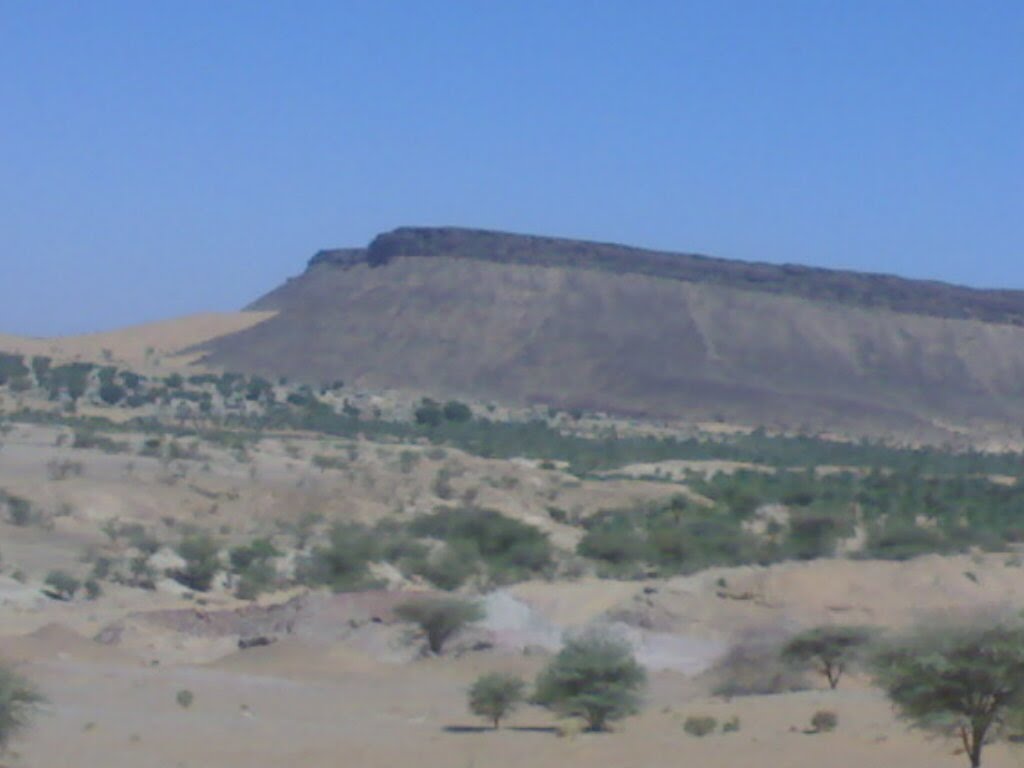 Colline à Teyarett Adrar by Abdallahi AHMED G