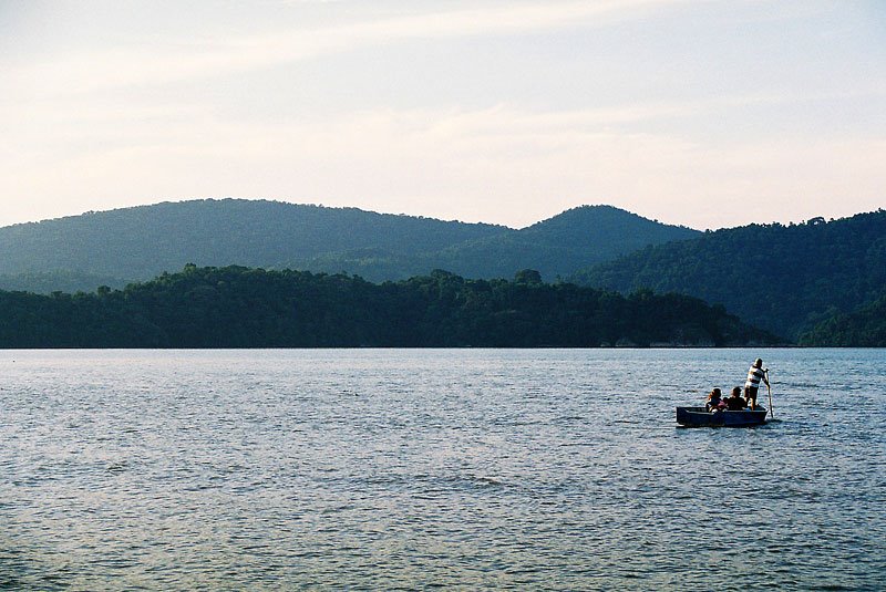 Paraty-Mirim by Fernando Stankuns