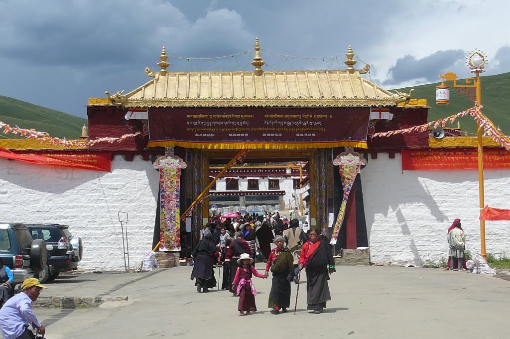 Litang Chöde Monastery(Ganden Thubchen Choekhorling monastery) by 小西 天